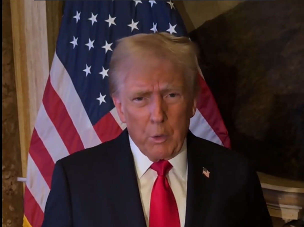 'De volta ao plástico': Trump anuncia decreto contra canudos de papel nos EUA