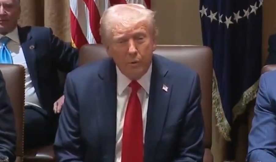 'Gold Card': Trump anuncia que EUA irão vender vistos por US$ 5 milhões