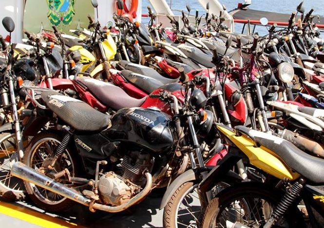 Dez pessoas são presas por alugarem motos usando documentos falsos em Manaus 