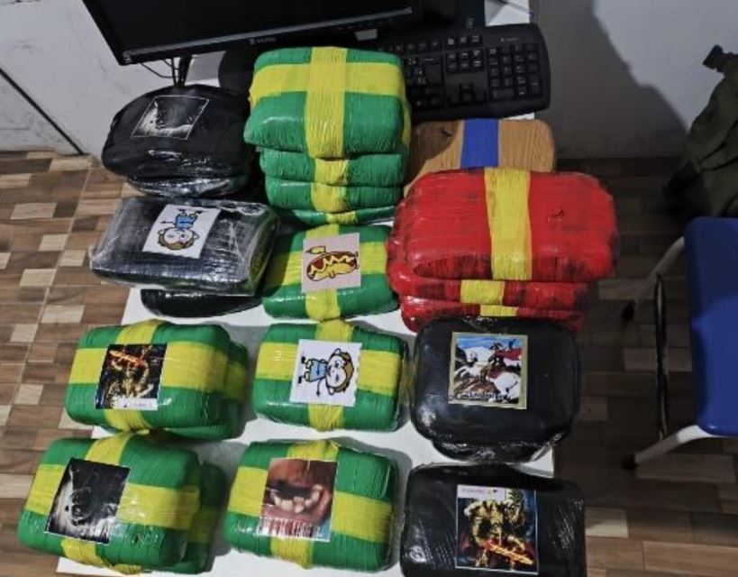 Mulher é presa em porto com 25 kg de drogas escondidas na bagagem no Amazonas