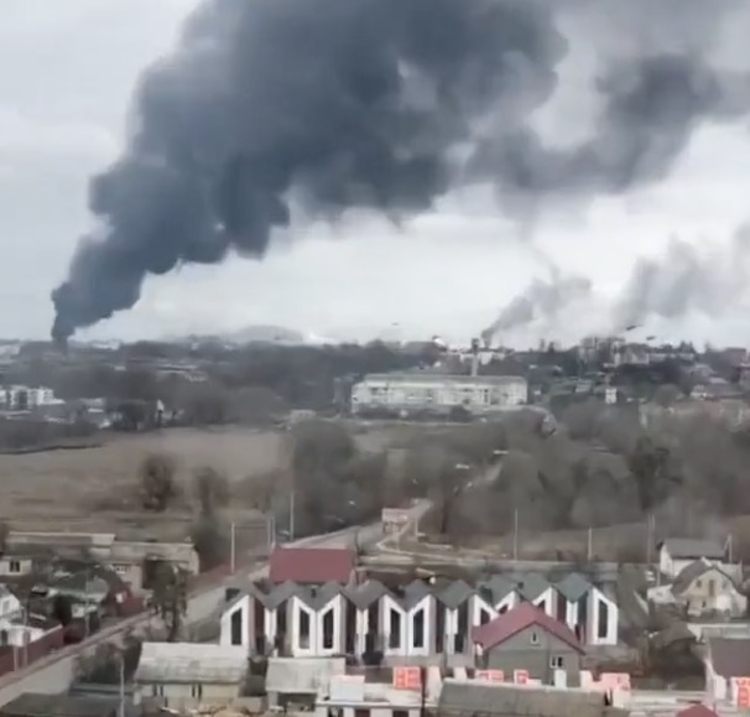 Rússia e Ucrânia concordam em criar corredores humanitários para retirar população 