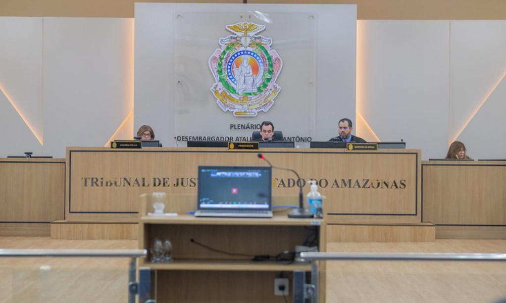 Advogados presos no Amazonas perdem direito a celular e internet