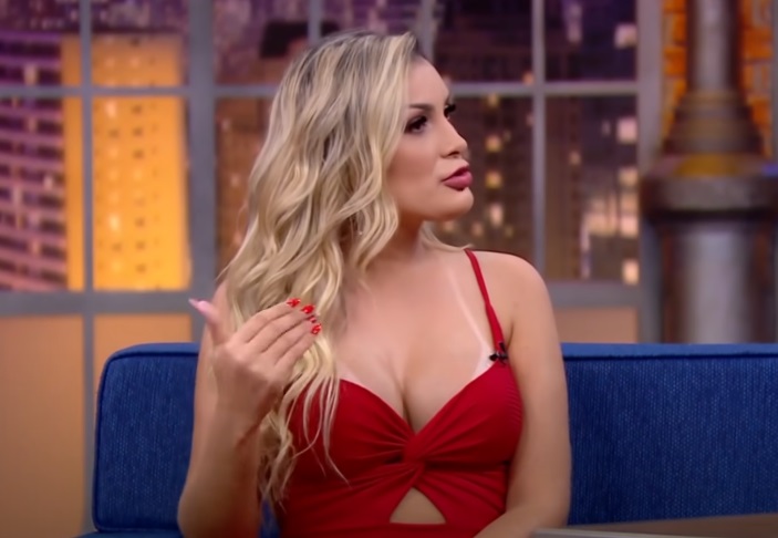 Andressa Urach explica ranço de religiosos e lembra R$ 2 milhões doados