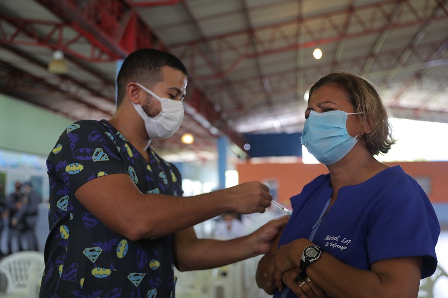 Amazonas já aplicou 4.4 milhões de doses de vacina contra Covid 