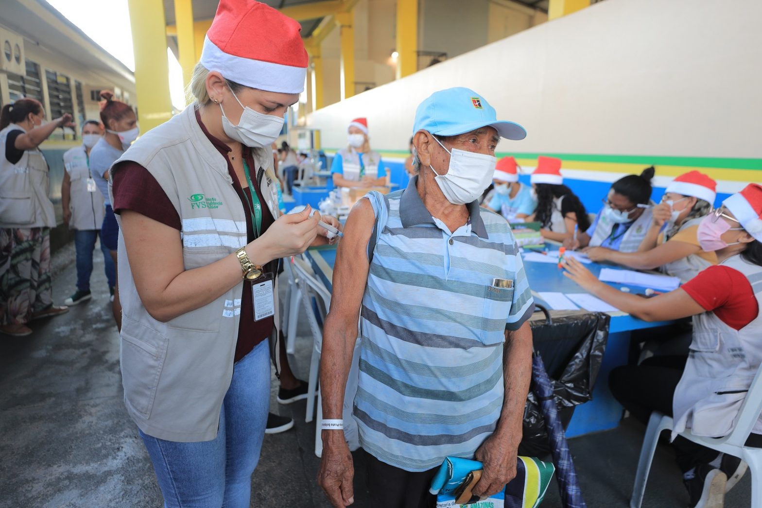 Mais de 500 pessoas são vacinadas contra Covid-19 em escolas de Manaus