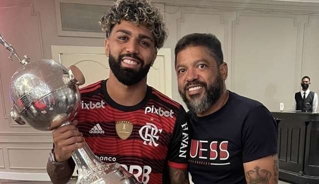 Pai de Gabigol desabafa após protesto de torcedores na festa do filho: ‘nada é suficiente'
