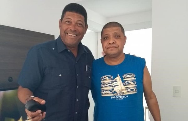 Valdemiro Santiago decide tomar vacina após morte de irmão por covid