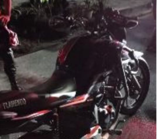 Bombeiro tem motocicleta roubada enquanto trabalhava em bloco de carnaval no São Jorge