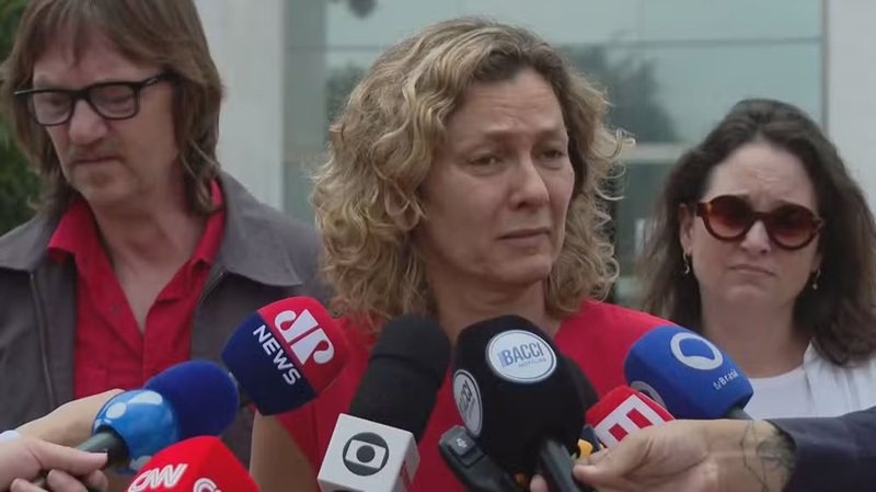 Em velório, filha de ex-deputado do PT diz que irmão 'não é monstro': 'menino doente'