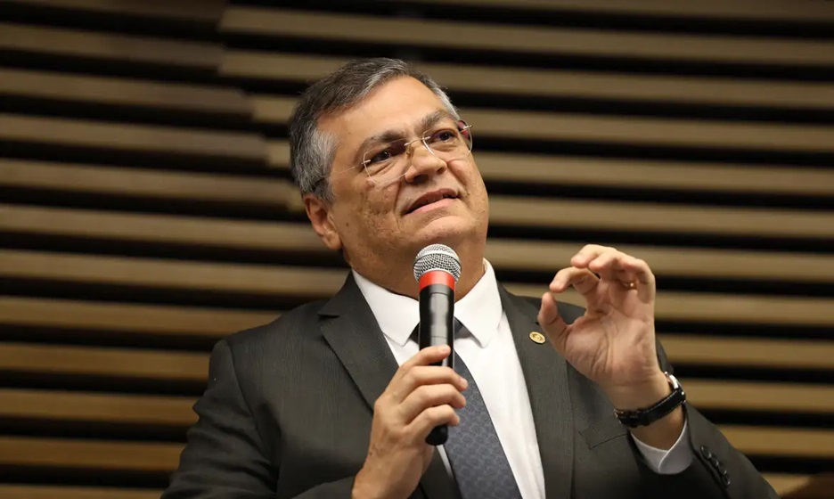 Dino nega relação de queda da bolsa com veto sobre leis estrangeiras