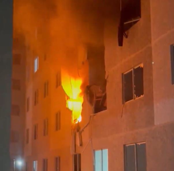 Explosão em prédio residencial deixa oito pessoas feridas 