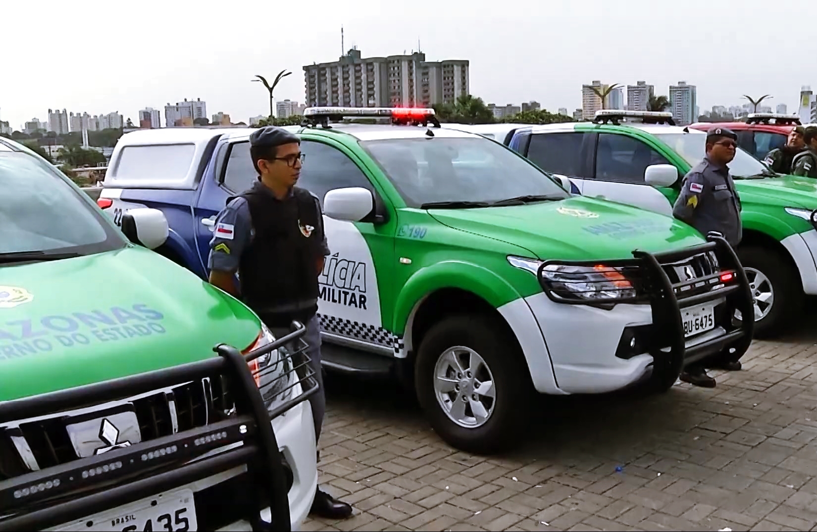 Foragido é preso após ver viatura da PM e correr por avenida no Santa Etelvina
