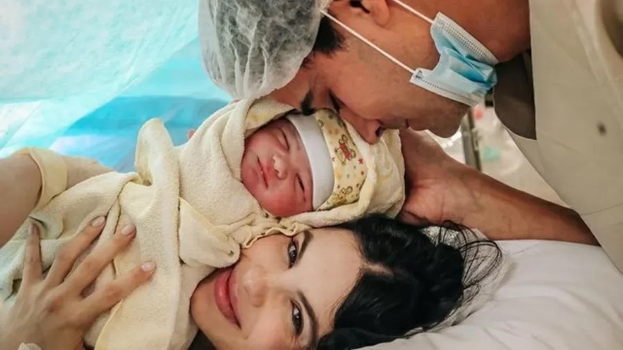 Sthefany Brito dá à luz Vicenzo, seu segundo filho