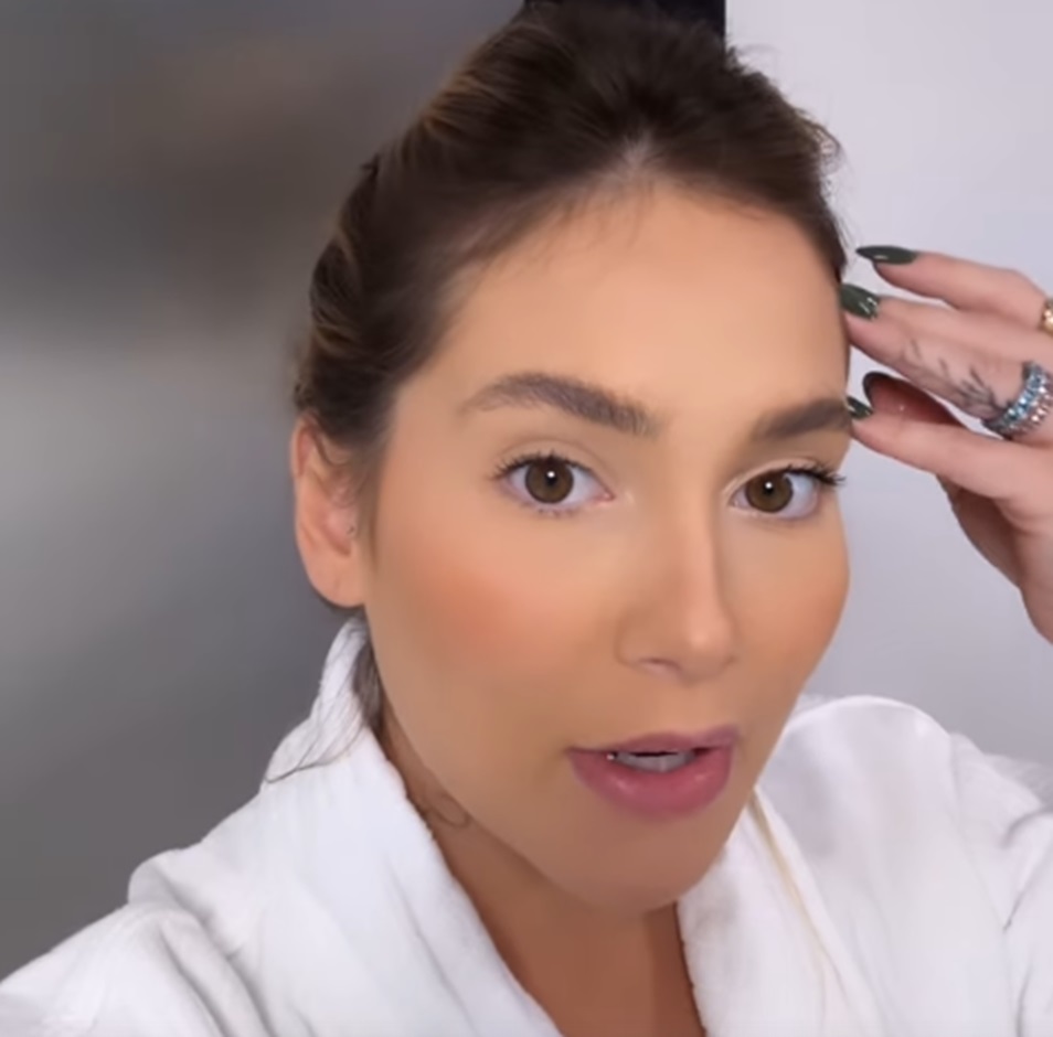 Grávida, Virgínia relata susto durante voo em jatinho: 'avião fez um barulho'