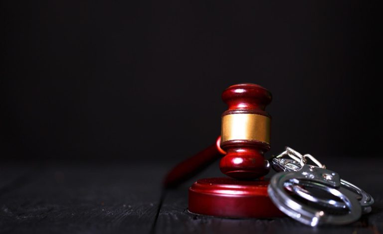 Influencers Lucas Picolé e Mano Queixo têm prisão preventiva decretada em Manaus