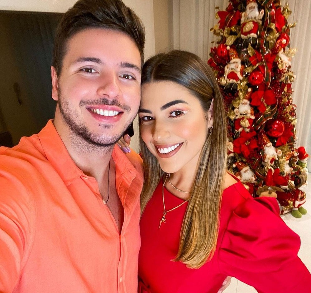 Vivian descobriu gravidez em exames pré-plástica; namorado e família vêm a Manaus