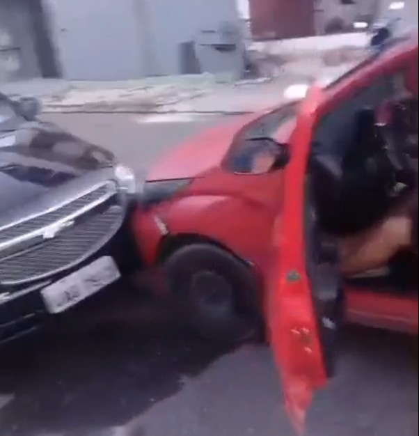 Motorista bate carro e dorme na cena do acidente no Betânia