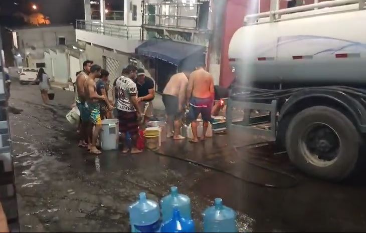 Manutenção que deixa vários bairros sem água em Manaus só deve terminar na terça-feira