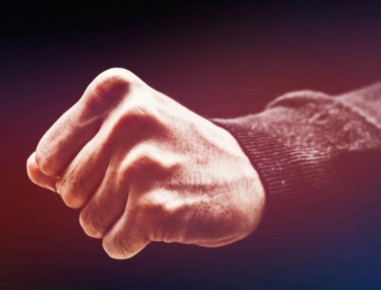 Senado vota PL que proíbe guarda de criança a pais investigados por violência