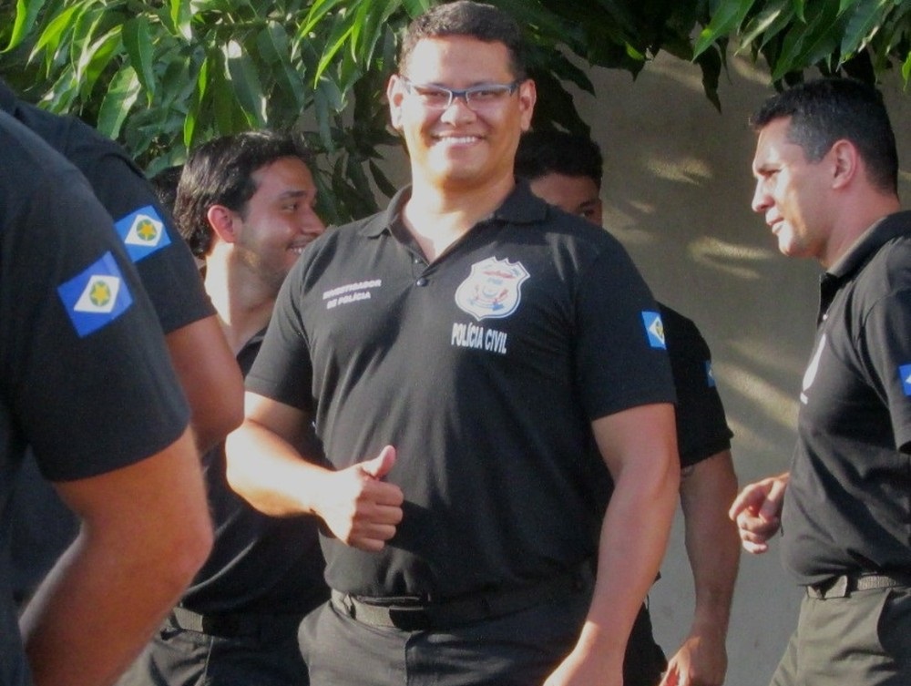 Policial é intubado 17 dias após se 'recuperar' da Covid-19