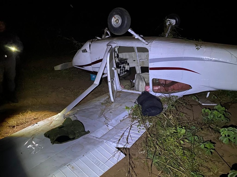 Piloto é preso após avião cair com 300kg de drogas