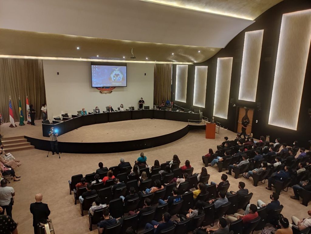 Estagiários aprovados em processo seletivo iniciam atividades no TCE-AM