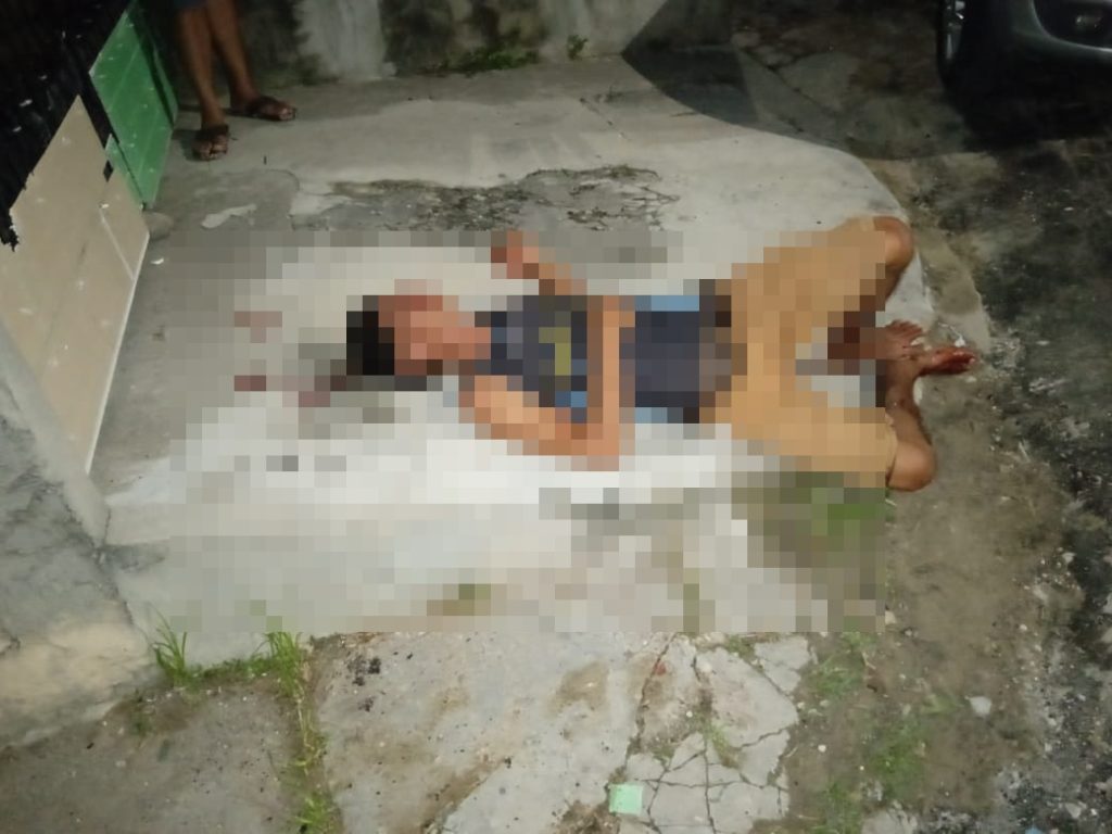 Dupla suspeita de assalto é espancada após usar arma de brinquedo em Manaus