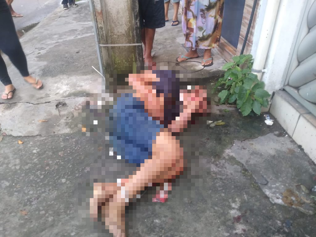 Suspeito de cometer assaltos é amarrado e espancado com pá em Manaus