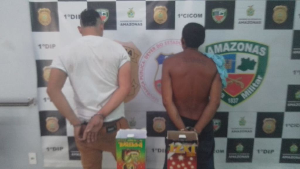 Dupla é presa com drogas ao tentar fugir da polícia em Manaus