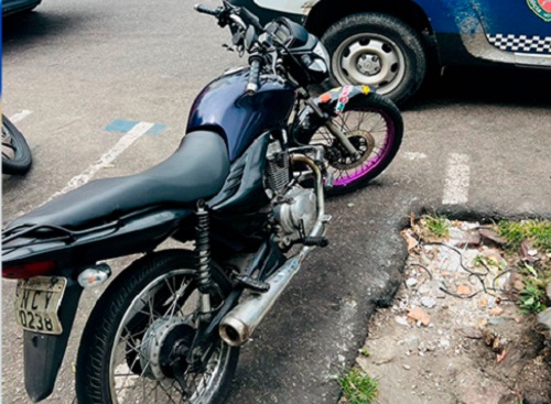 Polícia recupera dois veículos roubados em Manaus