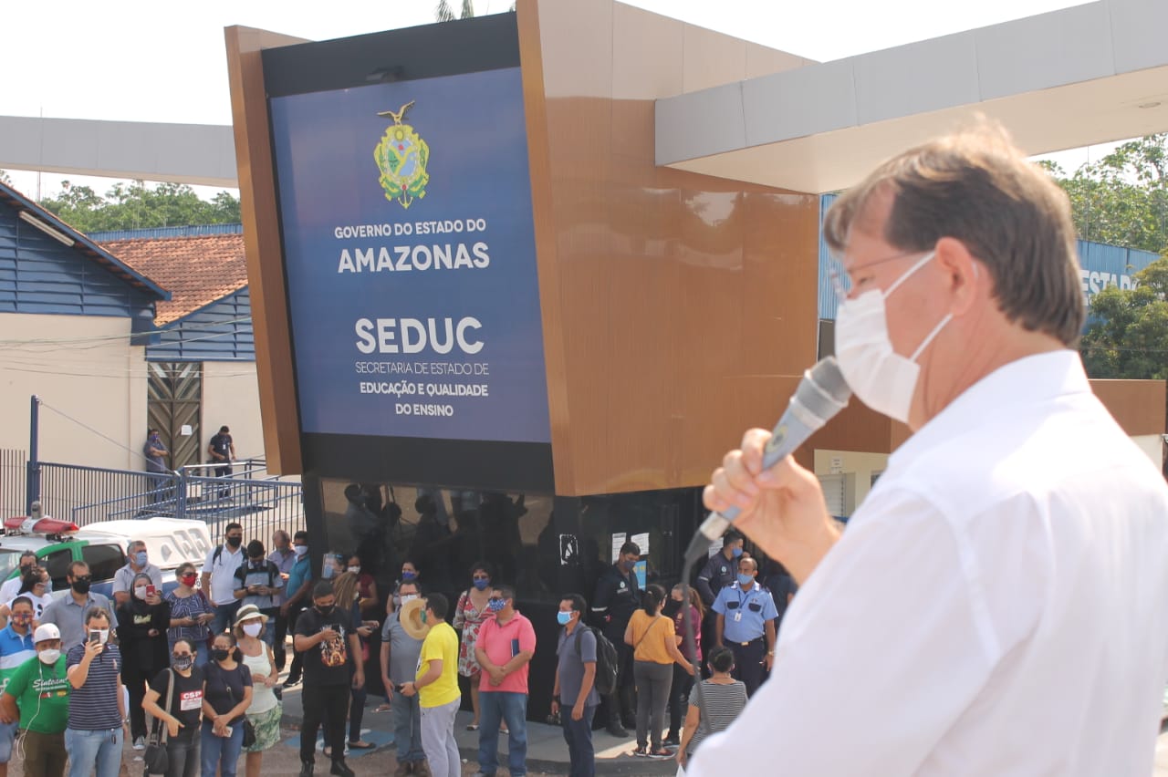 Zé Ricardo propõe inclusão de professores em grupo prioritário de vacinação