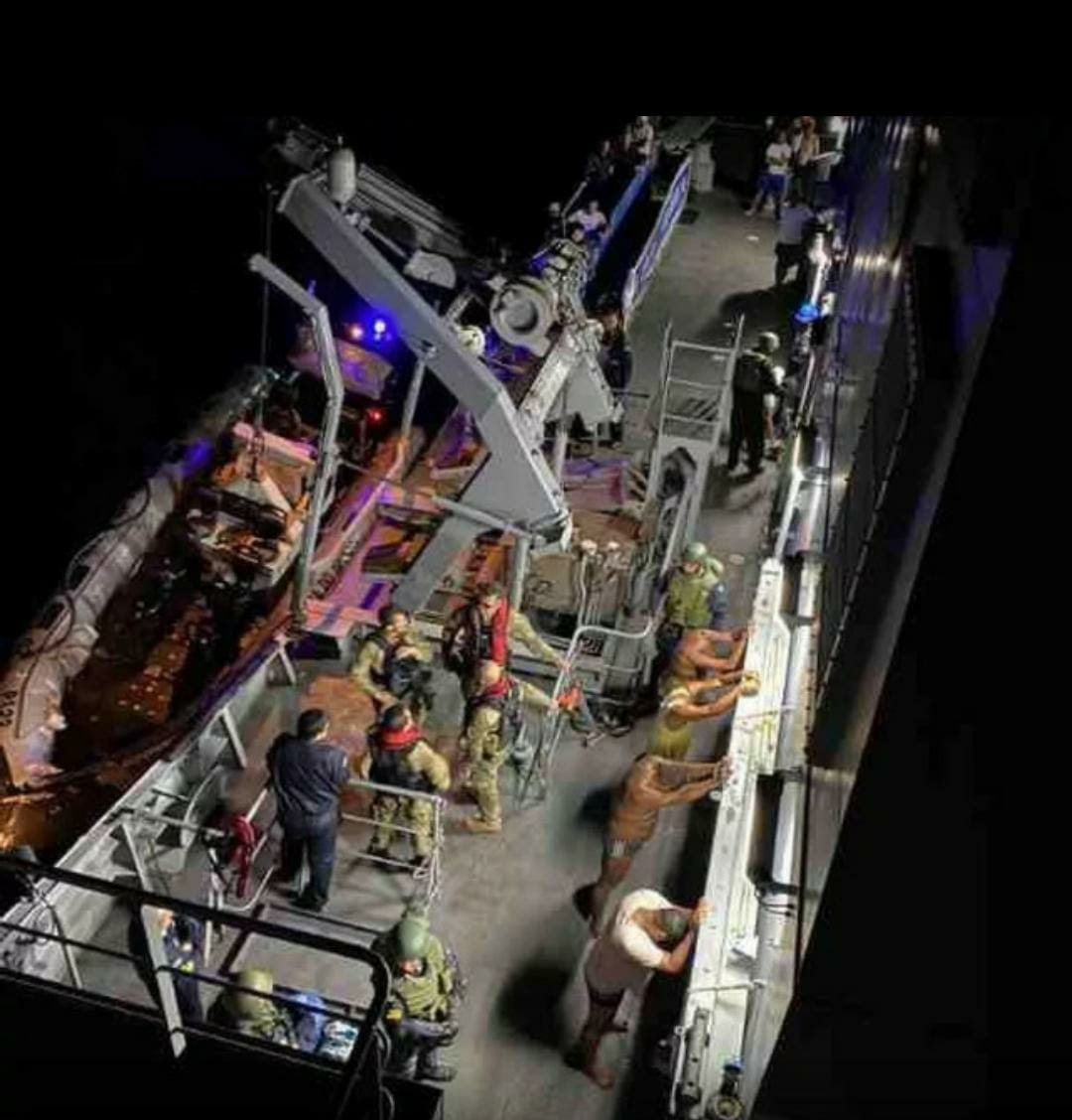 Veleiro carregado com 270 kg de cocaína é interceptado pela PF e Marinha