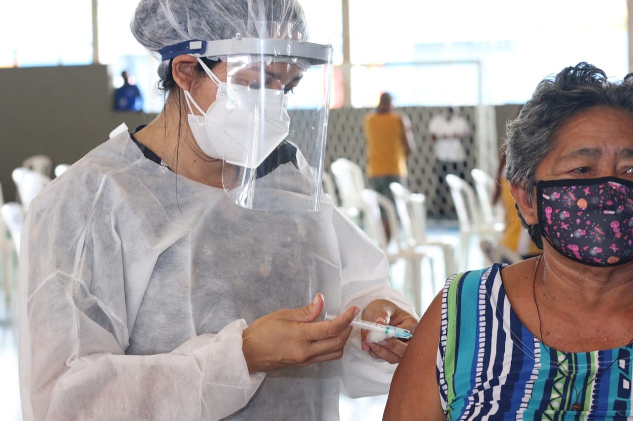 Prefeitos devem explicar ao TCE como vacinação é executada no Amazonas