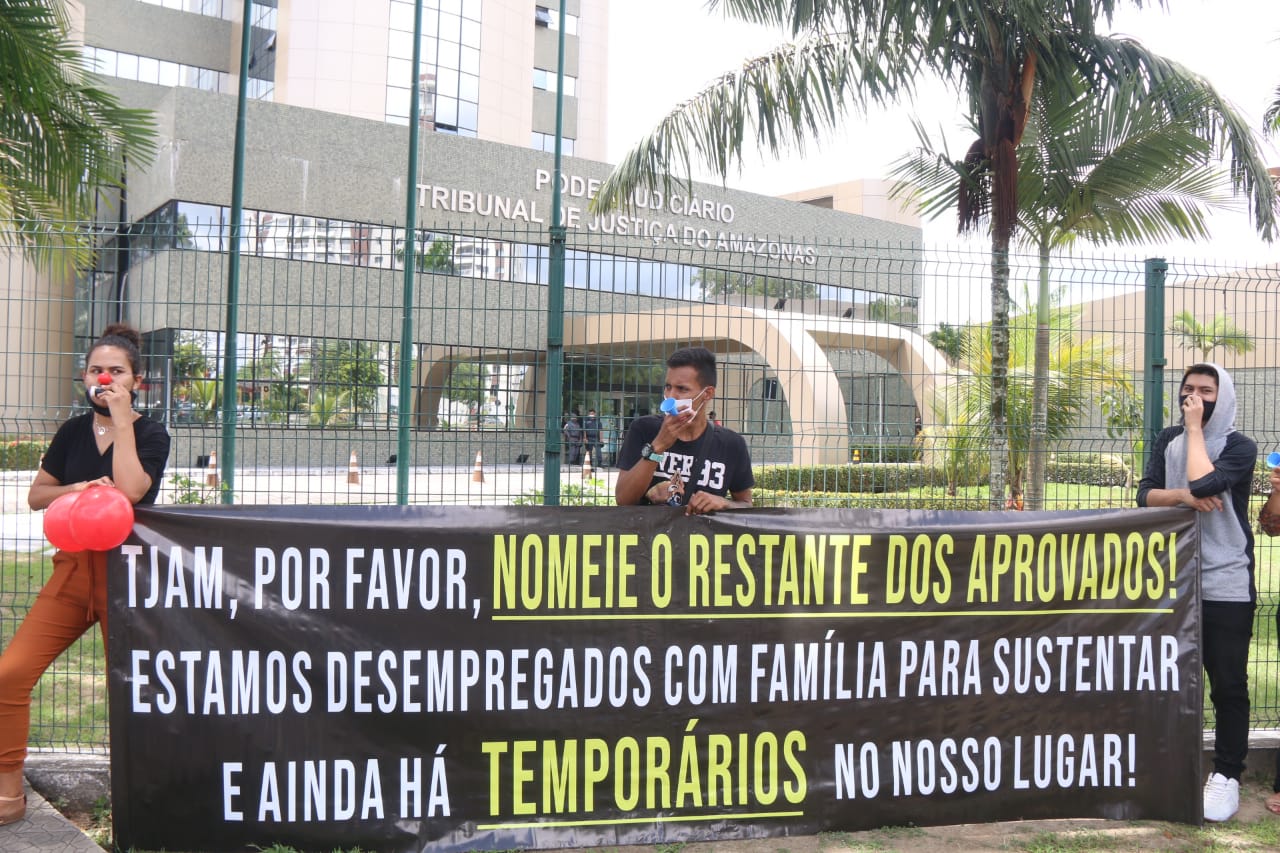 Aprovados em concurso do TJAM fazem manifestação para cobrar nomeação 