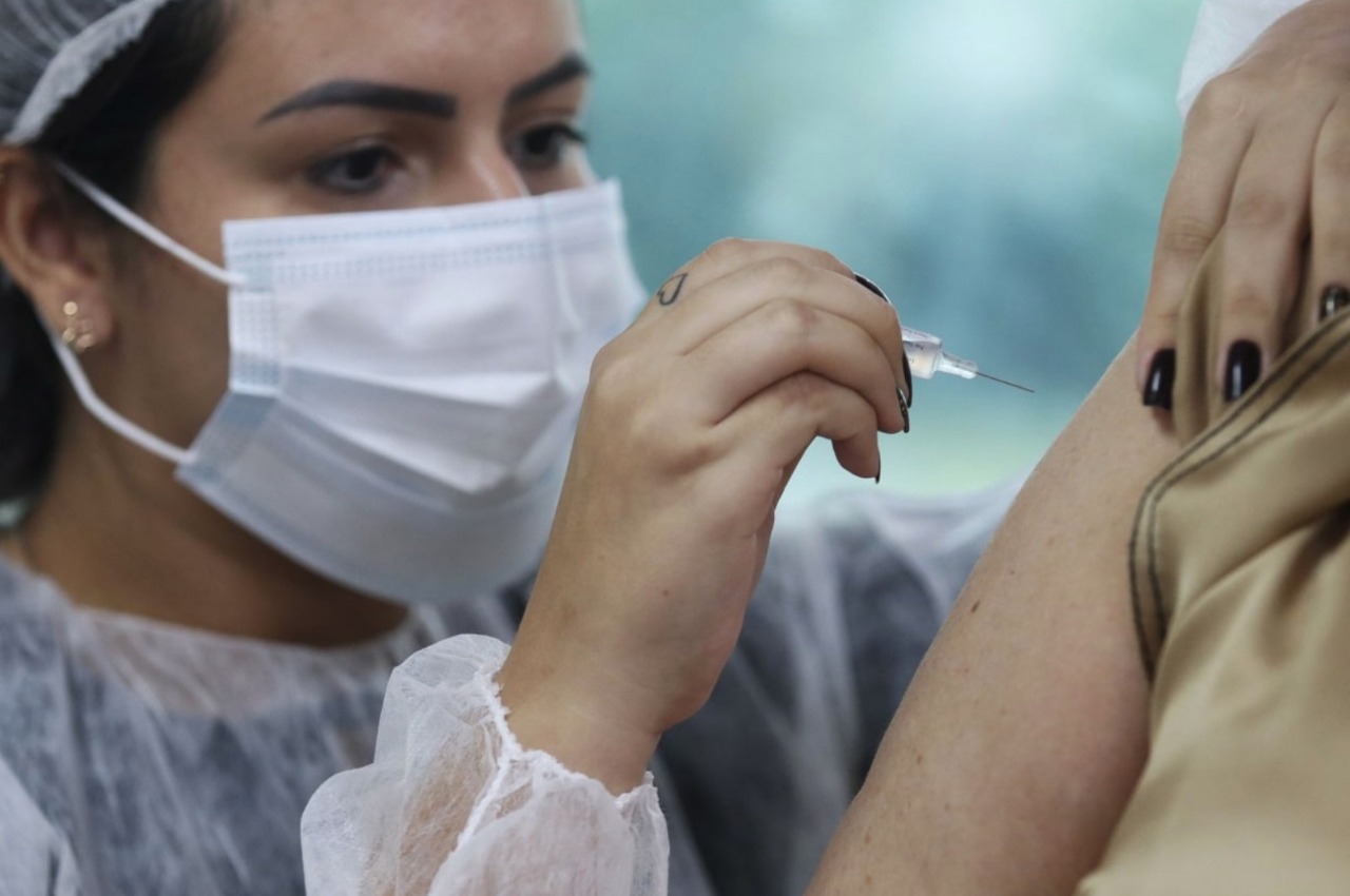 Brasil recebe mais de 528 mil doses da vacina da Pfizer