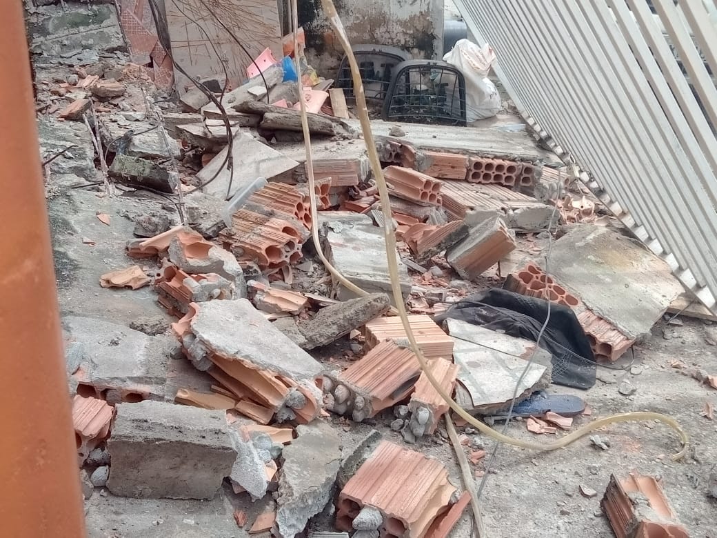 Após marquise desabar com pedreiro, casa passa por avaliação em Manaus