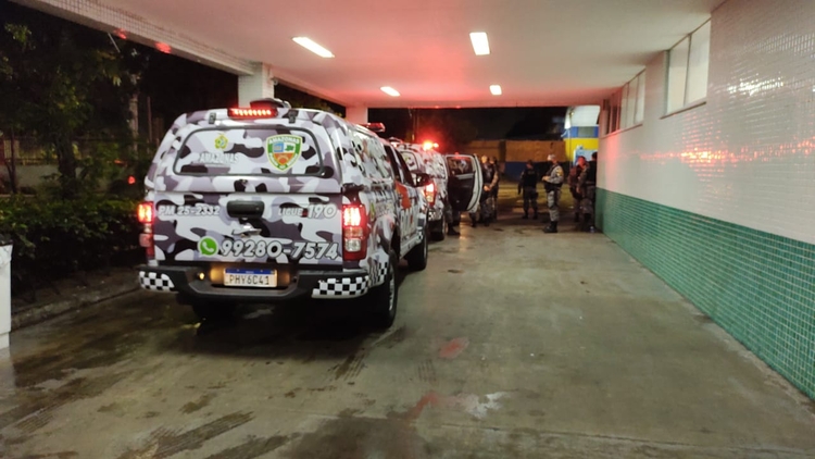 Homem leva tiro de espingarda em partida de futebol em Manaus