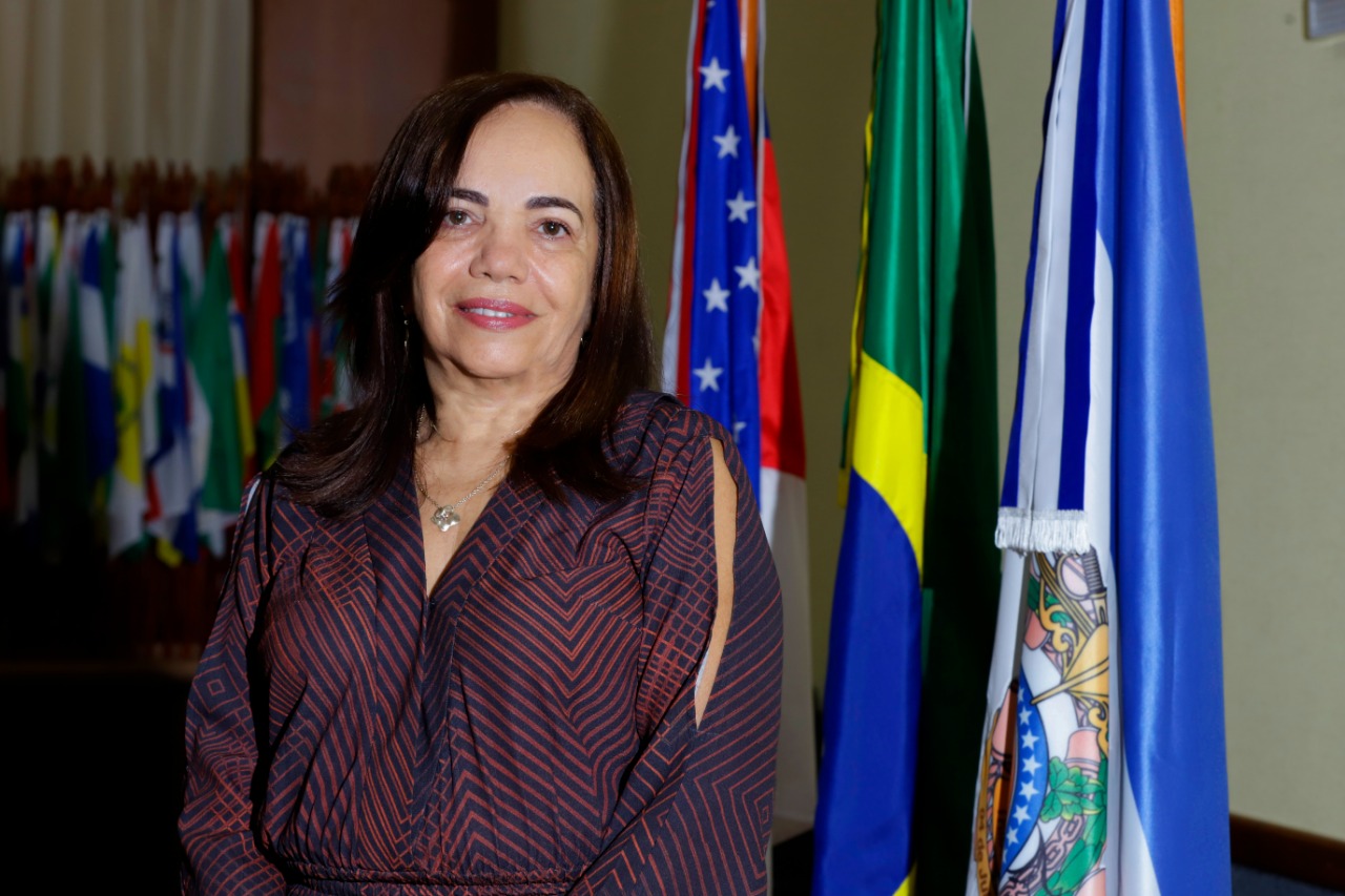 Vânia Marques Marinho toma posse como desembargadora do TJAM 