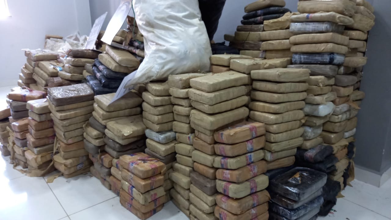 Operação contra o tráfico apreende 2 toneladas de drogas no Amazonas