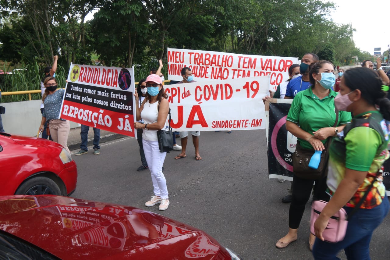 Profissionais da educação e saúde do Amazonas cobram pagamento de data-base