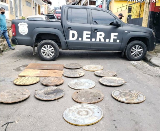 Suspeito é preso com 15 tampas de bueiro roubadas em Manaus