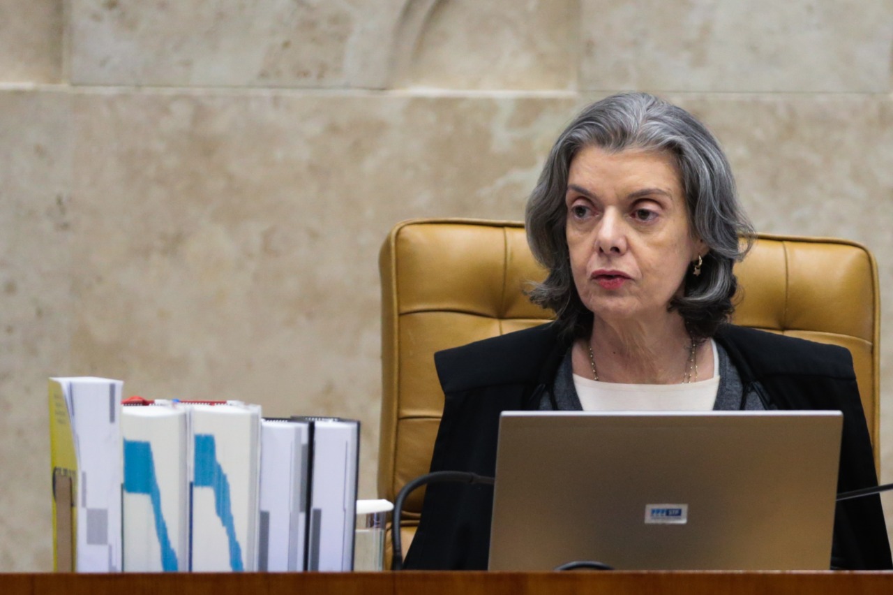 Ministra Cármen Lúcia encaminha à PGR notícias-crime contra Ricardo Salles