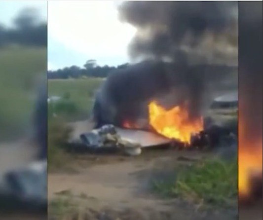 Três pessoas morrem carbonizadas após queda de avião no Pará