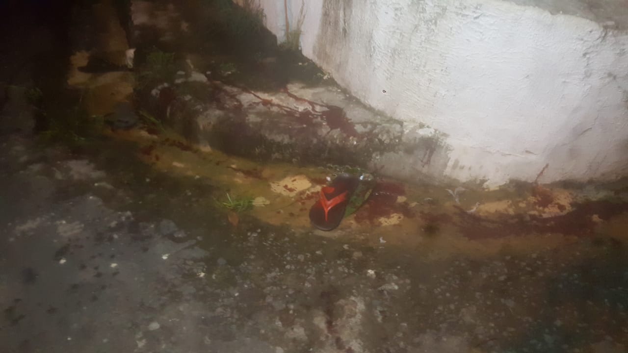 Dupla é baleada e mulher desaparece durante tiroteio em Manaus