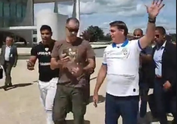 Barra Torres diz que se arrepende de ter participado de ato com Bolsonaro