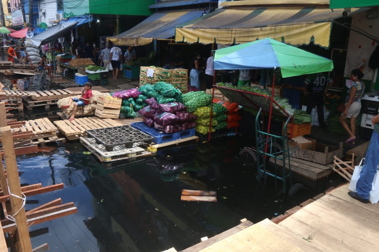 Rio Negro tem repiquete e ultrapassa a marca histórica de 30 metros no Amazonas