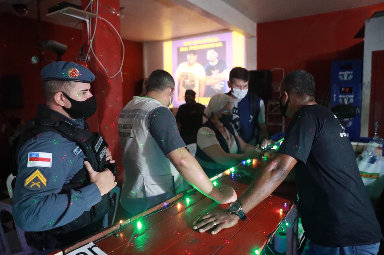 Fiscalização encerra festas em bares e casas noturnas em Manaus