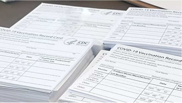 Homem é suspeito de roubar mais de 500 comprovantes de vacina da covid-19