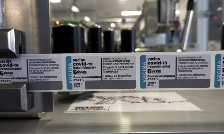 Butantan deve receber no sábado mais 6 mil litros de IFA