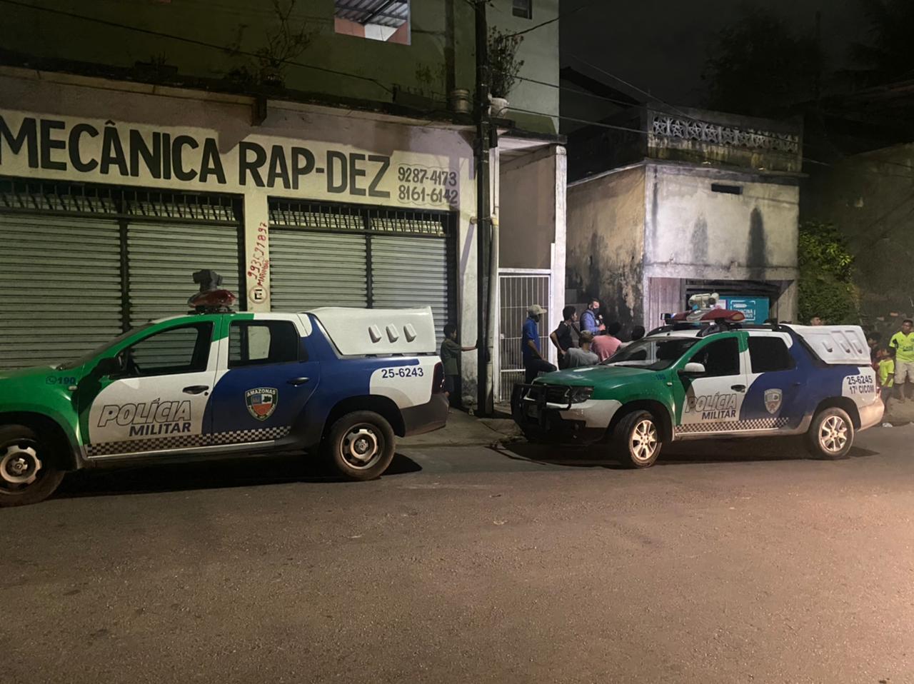 Pai é morto e mãe esfaqueada após surto de jovem em Manaus